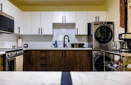 Batawa House | Brighton escape