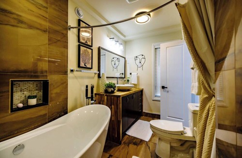 Batawa House | Brighton escape