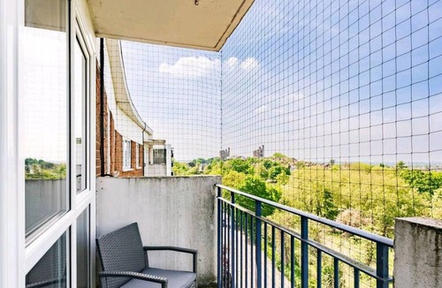 Forest Hill Apartment | Stunning 2 Bedroom Apartment