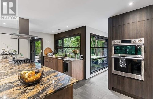 Pelham House | Book before dates are gone - Niagara's # 1 VR Home