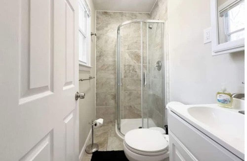 Egg Harbor Township House | Suburban Retreat for 16!