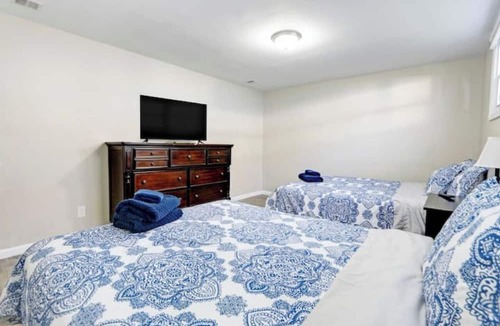 Egg Harbor Township House | Suburban Retreat for 16!