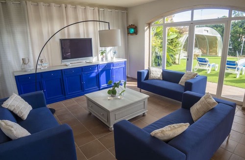 Cunit Villa | Lilliput - Xeckin Holidays
