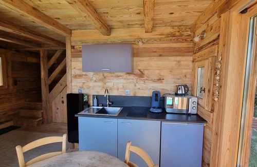 Saint-Martin-d'Uriage Ski Chalet | Un Petit Chalet Dans les Montagnes : Lieu Insolite Pour les Amoureux de Nature