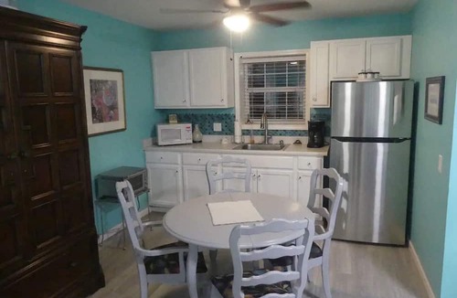 Larue Apartment | Studio with boat lift on Lake Palestine, TX