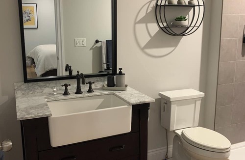 Woodslee Bed & Breakfast | Spacious suite with queen size bed & beautiful 3 piece ensuite