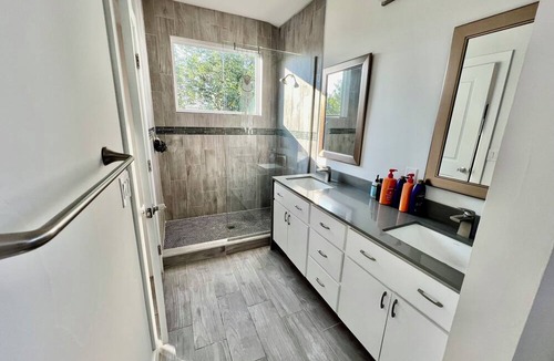 East MLK House | Charming modern East Austin home for short term living.