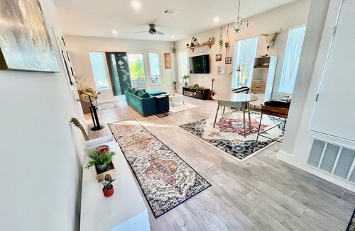East MLK House | Charming modern East Austin home for short term living.