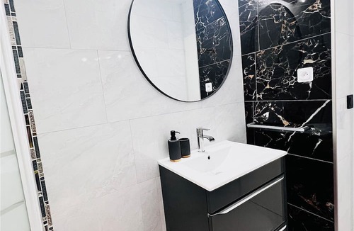 Chateau Apartment | Noza Appartement 65m2 Rdc, Parking Gratuit