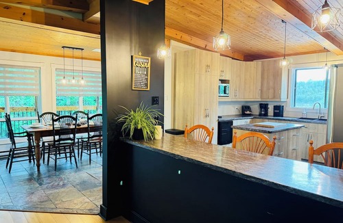 Mansonville Ski Chalet | The OokPik, Spa, Lake, Firepit