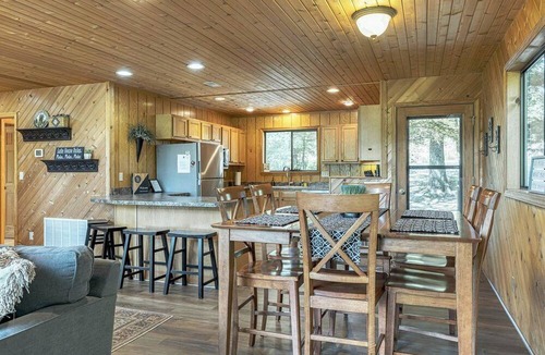 Warrenton Ski Chalet | Lakeview Hideaway Chalet
