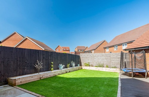 Wokingham House | Spacious, Modern Townhouse I Pass The Keys