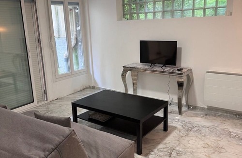 Sannois Apartment | Appartement Pour 4 Personnes Sannois