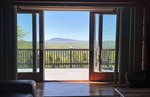 Rumney House | Mountain View Escape w/Hot Tub