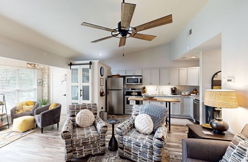 Salado Condo | Updated condo near the Golf Course with fireplace, wifi