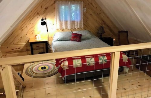 Oxford Station Cabin | Cabin in the Forest