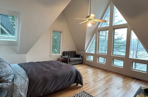 Sutton House | Waterfront Creative Retreat