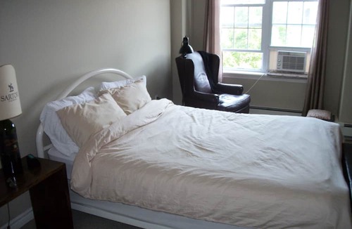 Bedford House | Executive Townhome