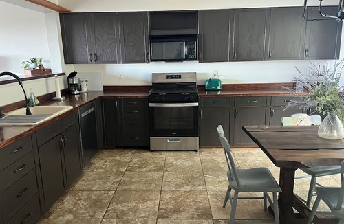 Kings Valley House | Conifer Above the Clouds w/ Amazing Views and Hot Tub!!
