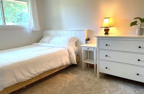 Kingston House | Quiet City Retreat. Pets welcome, driveway parking!