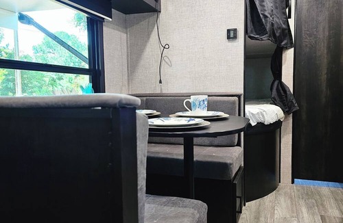 Henderson House | Cozy RV in Charming Henderson, Texas for Syrup Festival