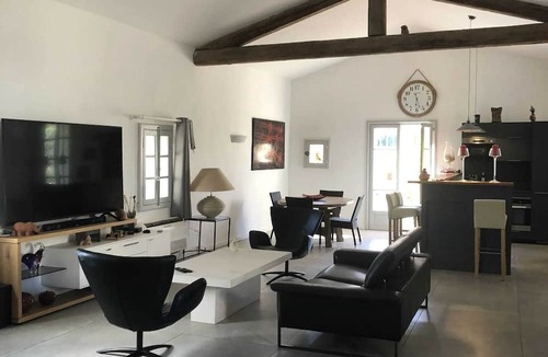 Murviel-les-Montpellier Villa | Homerez - Villa in Murviel-lès-Montpellier