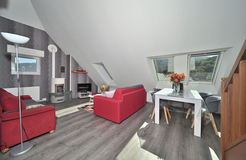 Vielle-Aure Apartment | Apartment 'Vielle Aure Le 2 Bers' with Mountain View and Wi-Fi