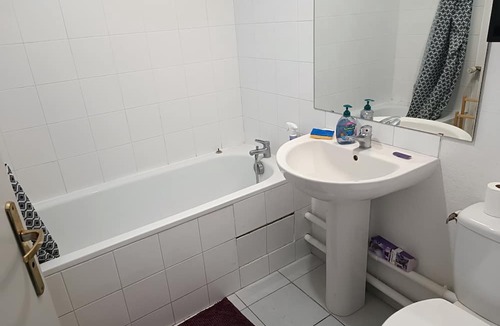 Port Marianne Apartment | Studio 29m2, Quartier Réputé, Parking Terrasse Centre15min mer 8 km Direct Tram