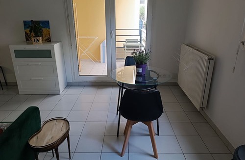 Port Marianne Apartment | Studio 29m2, Quartier Réputé, Parking Terrasse Centre15min mer 8 km Direct Tram