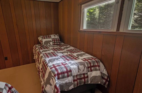 Woodgate Cabin | Beautiful 2- bedroom cabin in the Adirondacks with beach/lake access