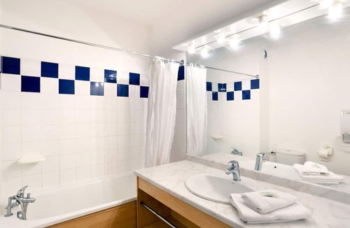 Saint-Briac-sur-Mer Apartment | Ker Mael by Interhome