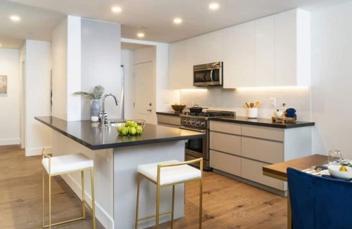 Sharon Heights Condo | Sharon Green: Stylish 2BR Condo