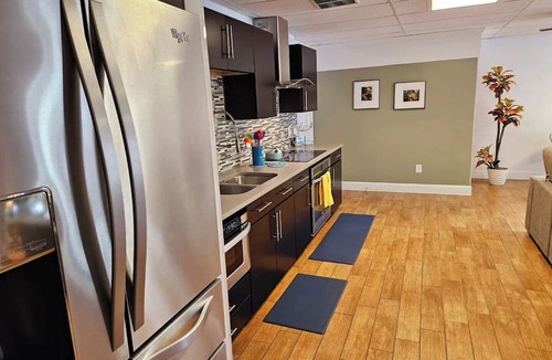 Suwanee House | 2 bedroom chic private loft in Suwanee