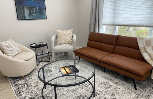 Sioux Lookout Apartment | Cozy apartment in lovely Sioux Lookout with AC, WiFi, Netflix, Amazon Prime