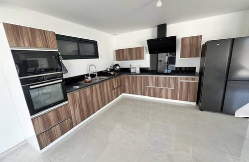 Satolas-et-Bonce House | House 90 with 8 bedrooms lechaffardcom