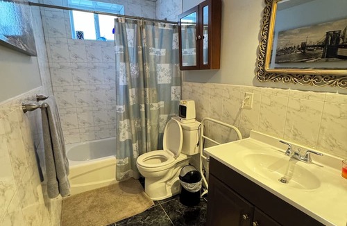 Hillside Apartment | Charming 2 Bedroom Apartment