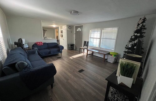 Pledger House | Budget-Friendly Privacy Home Newly Renovated