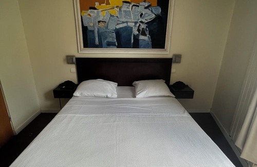 Porte de Clichy Hotel | HOTEL TINGIS