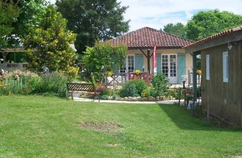 Villefranche-du-Perigord House | Camping 3 étoiles - Piscine - efaae0