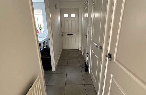 Loughton House | A comfortable room with ensuite