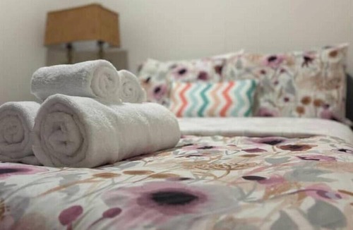 De Lorimier Apartment | Romantic 2-Bedroom Apartment near downtown