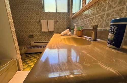 De Lorimier Apartment | Romantic 2-Bedroom Apartment near downtown