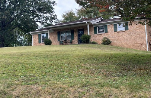 Danville House | Spacious Home in Blairmount 8Min from Downtown Danville