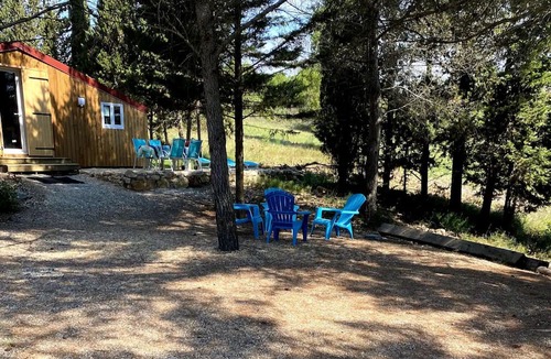 Siran Ski Chalet | Chalet in a peaceful setting with a pool