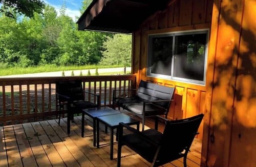 Grey Highlands Ski Chalet | Private 5 Acre Chalet with Bunkie & Sauna - Rated 4.9 with 100 Reviews on Airb&b