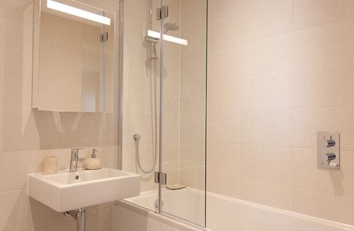 Devonport Apartment | 2 Bed - Leeward House by Pureserviced