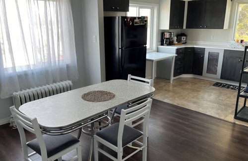 Rivers Apartment | Fully equipped upper unit.Family friendly locating next to the rec centre.nn
