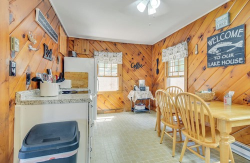Leeds Cottage | Androscoggin Lakefront Cottage, Boat Dock & Views!