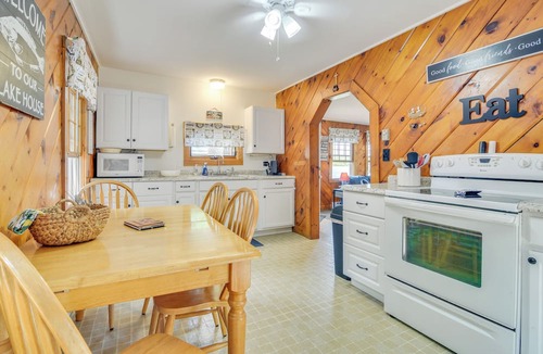 Leeds Cottage | Androscoggin Lakefront Cottage, Boat Dock & Views!
