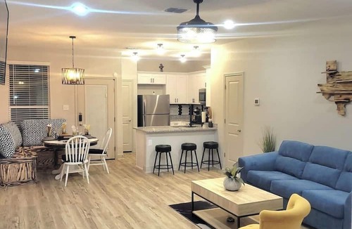 San Antonio House | Stunning & Spacious Sleeps 16 BMT Graduations